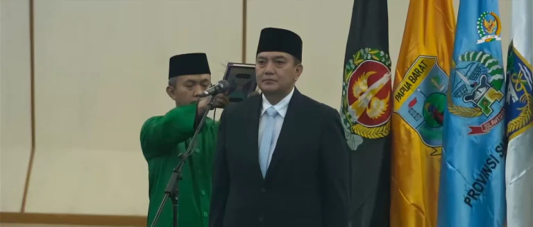 Irjen Mohammad Iqbal saat dilantik sebagai Sekjen DPD RI di Gedung Nusantara IV, 19 Mei 202
