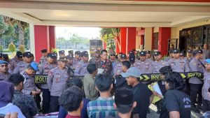 Aksi unjuk rasa APMS terkait dugaan konflik kepentingan subsidi PT Sumekar Sumenep