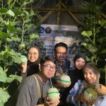 Tim Universitas Brawijaya bersama warga Desa Pakisaji mengembangkan Home Garden berbasis Greenhouse sebagai model pertanian keluarga berkelanjutan.